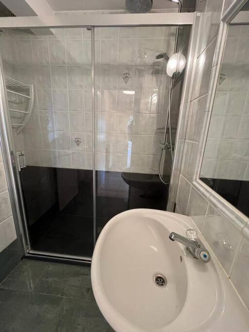 Apartment Sfeervol Met Zeezicht